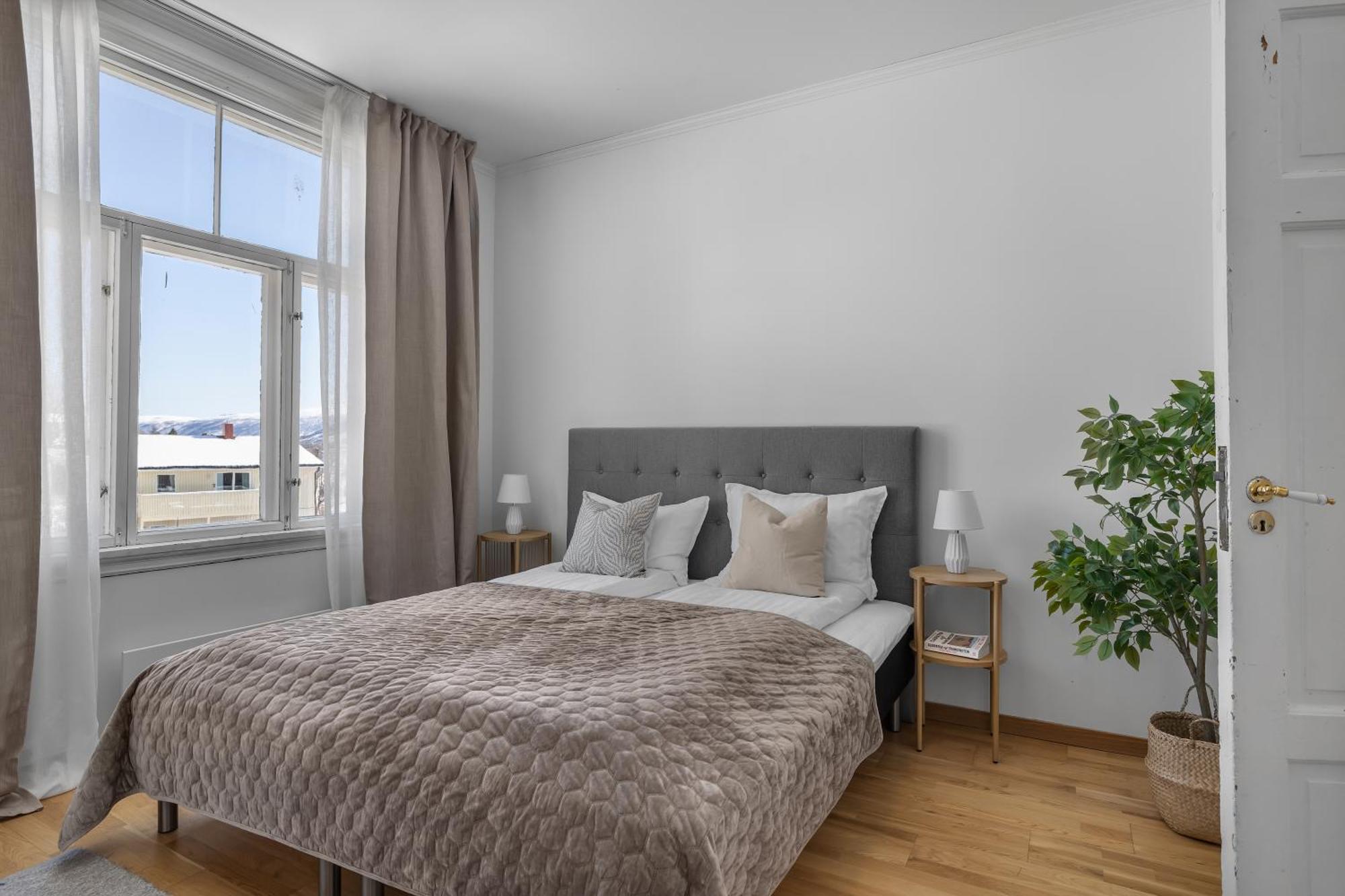 Lovely City Center Apartment With Amazing Views And Free Parking! ทรอมโซ ภายนอก รูปภาพ
